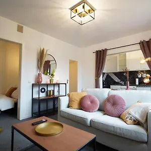 Apartment Dein Flughafen Messe Nahe Duesseldorf 1, Duisburg